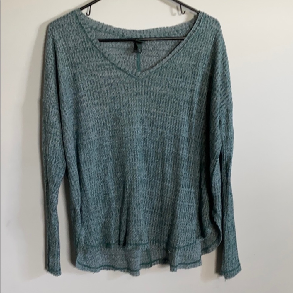 Loose green top